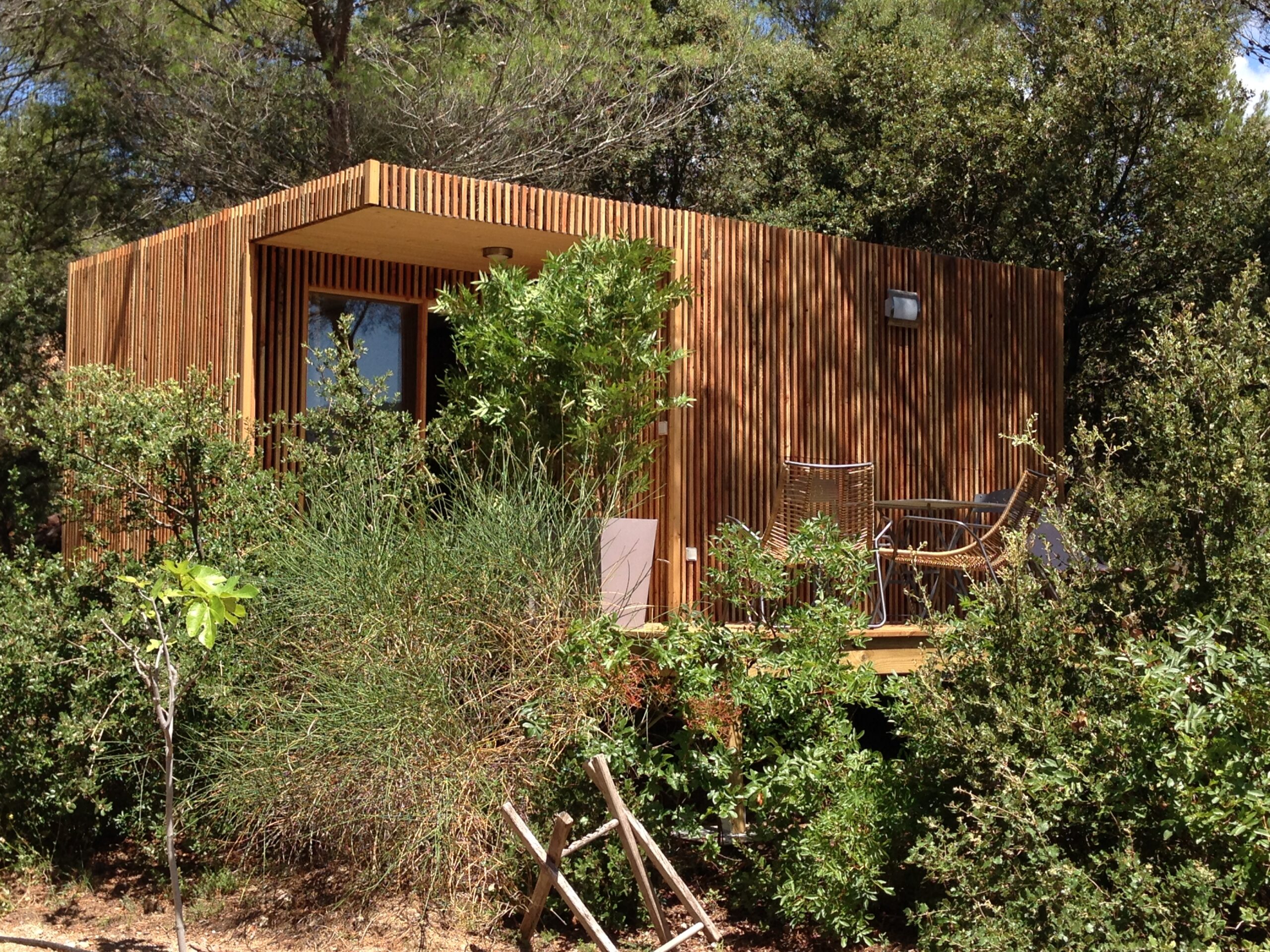 vue de profil d'un studio de jardin rak20 dans le vaucluse