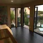Intérieur d'un pool house