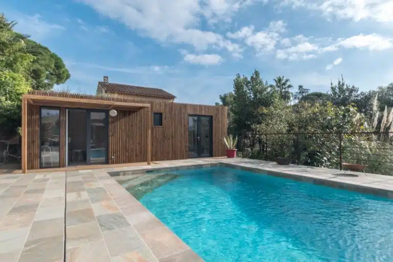 salle de bain poolhouse piscine studio de jardin 30m² alpes maritimes