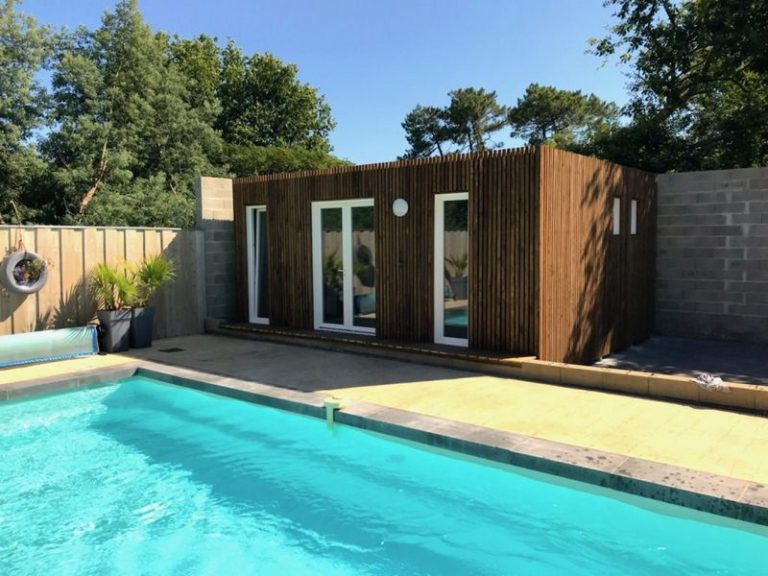 poolhouse piscine studio jardin 40m²