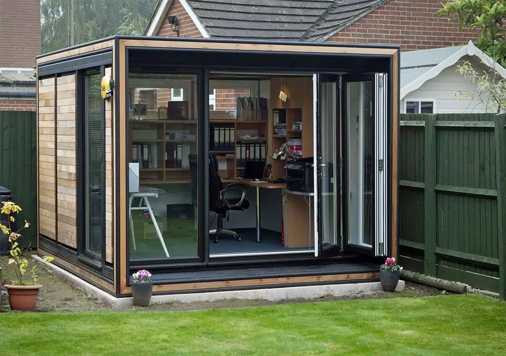 bureau de jardin design facing