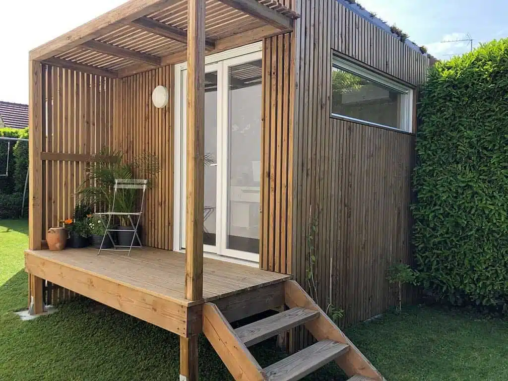 Bureau de jardin en bois