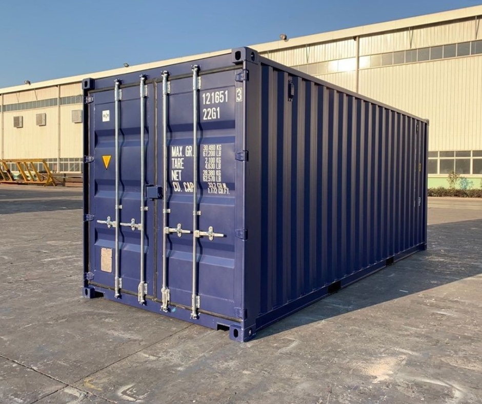 container maritime bleu de 6 mètres de long