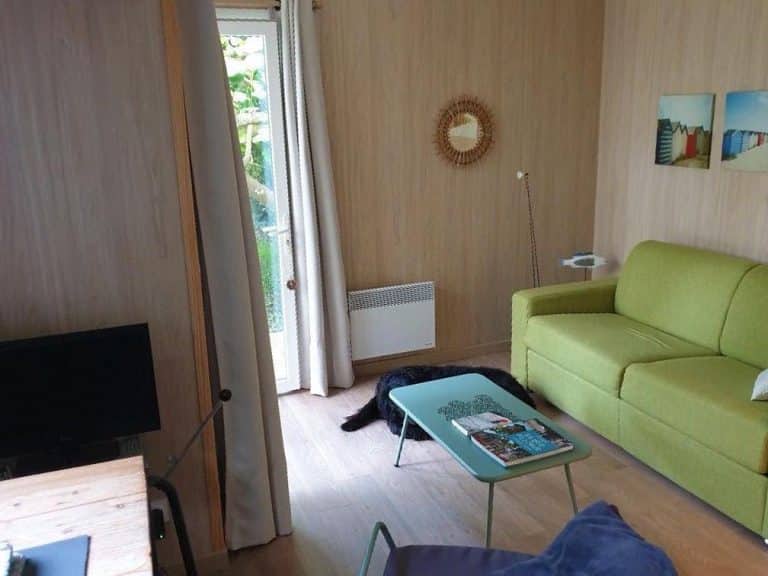Intérieur aménagé d'un lodge de 20m2
