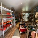 Atelier d'artisan dans un studio de jardin