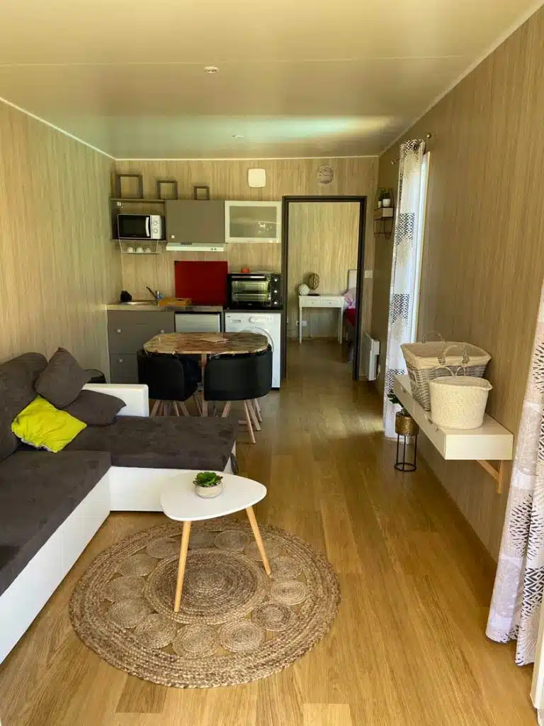 Intérieur d'un studio en bois