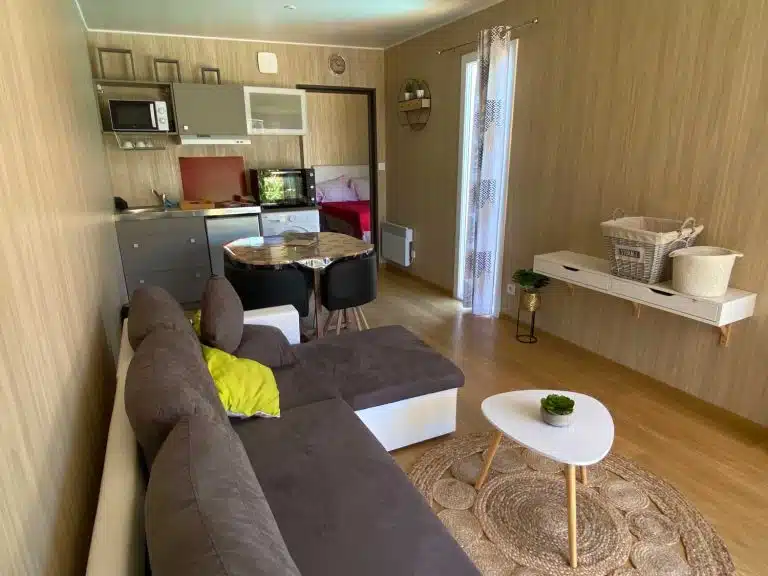 Aménagement intérieur d'un studio en bois