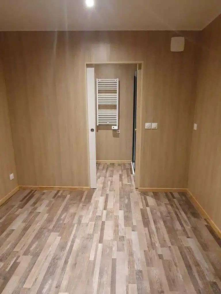 Chambre en plus de 20m2 dans le 83