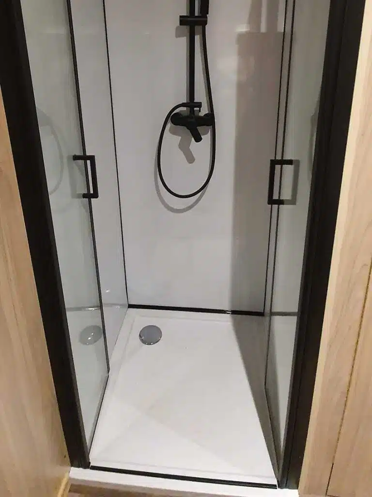 Chambre en plus de 20m2 dans le 83