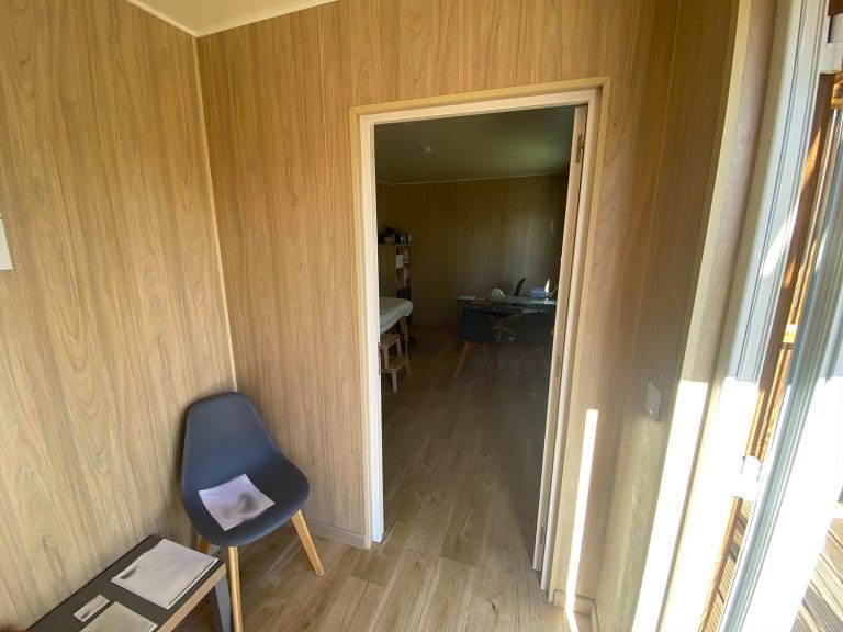 Intérieur aménagé d'un cabinet de praticien