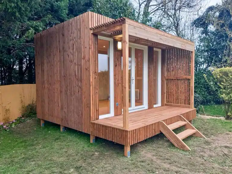Un studio de jardin en bois
