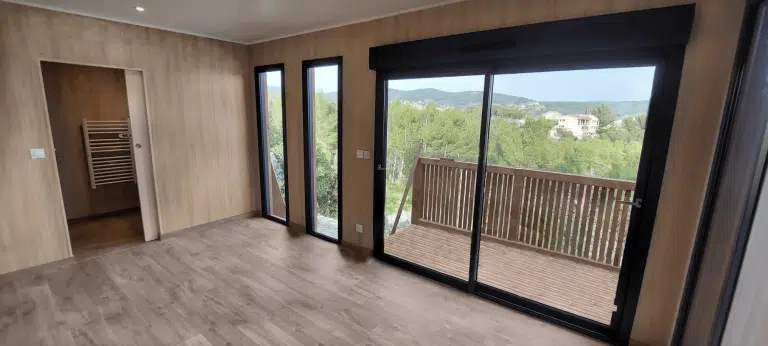 Intérieur d'un studio en bois
