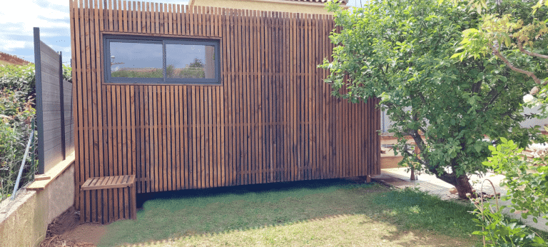 Studio collé à une maison