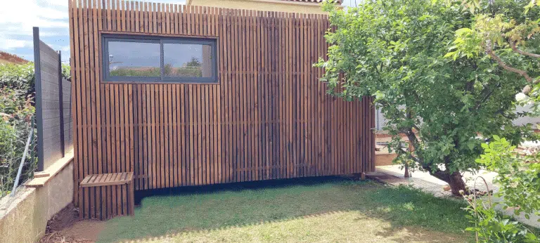Studio collé à une maison