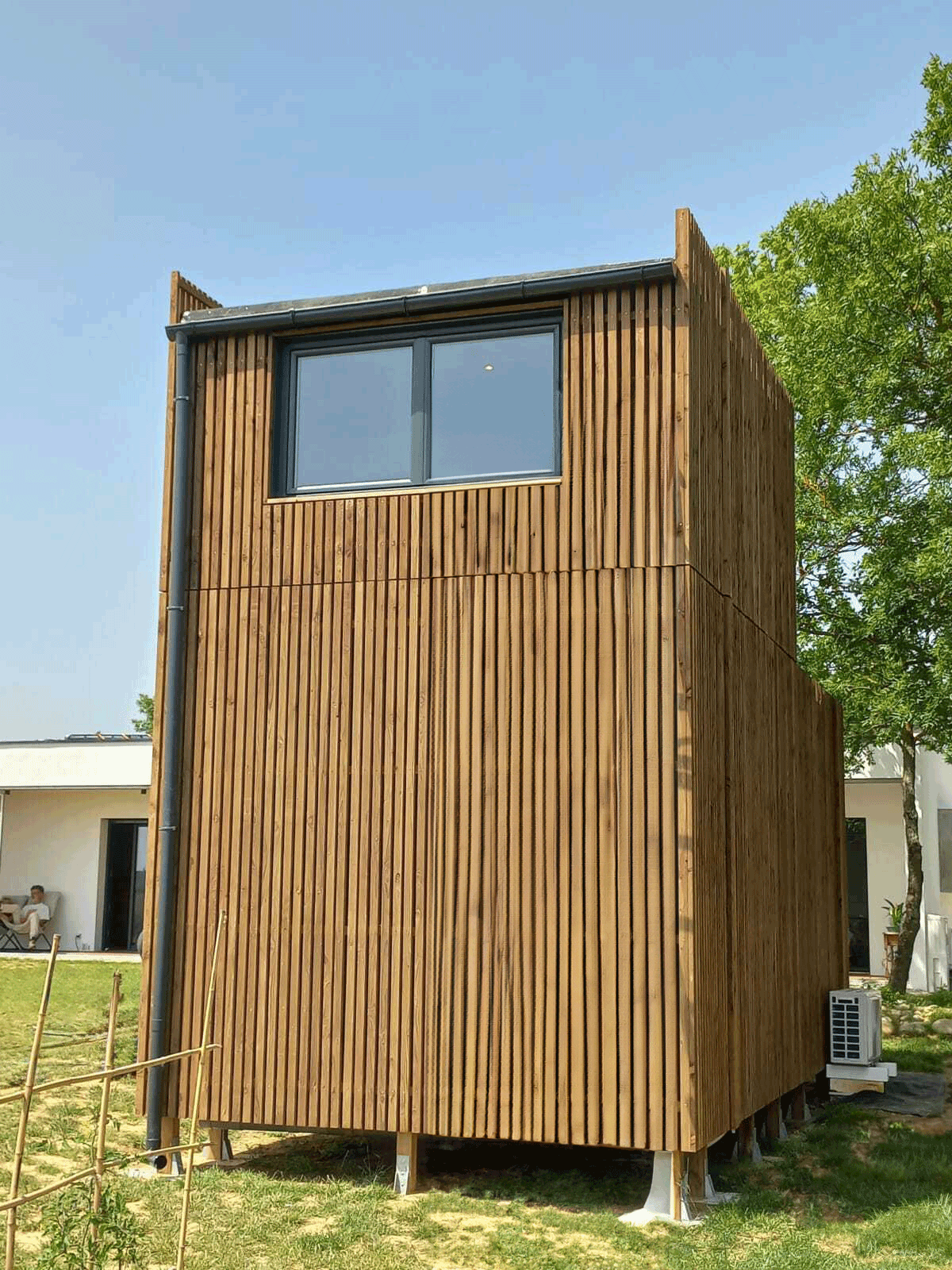 Studio de jardin avec mezzanine et gouttière