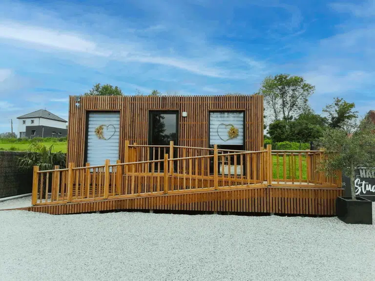 Local professionnel en bois