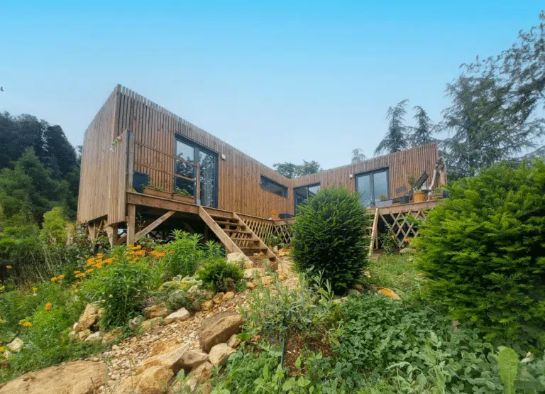 Maison écologique sur pilotis