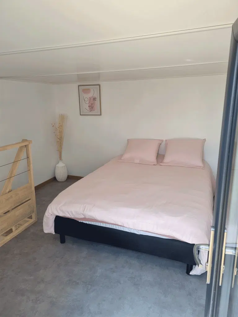 Chambre d'un studio de jardin