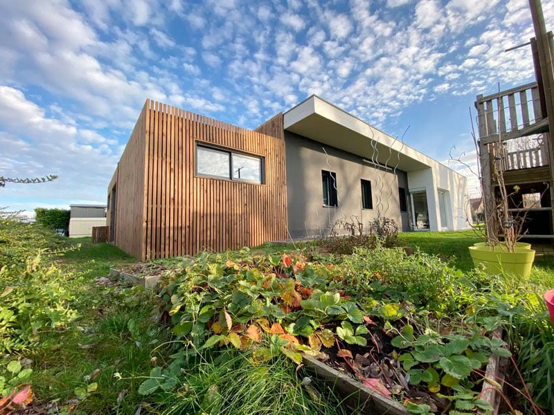 Une extension de maison en bois