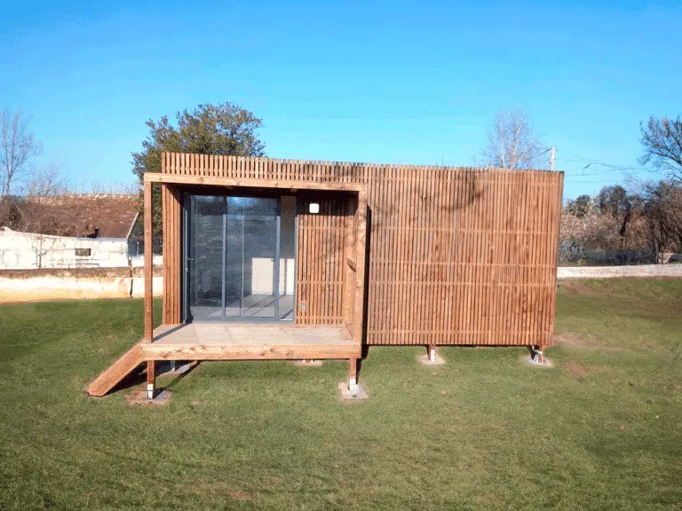 Petite maison en bois