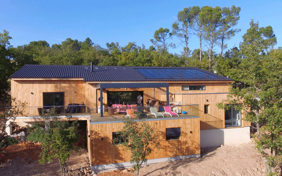 Une maison bioclimatique en bois 