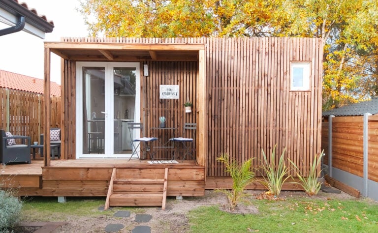 Un bureau de jardin en bois de 15m2