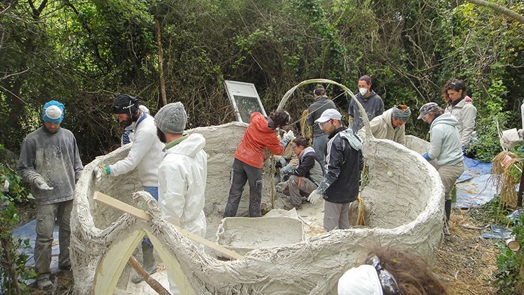 Construction des murs d'une Kerterre