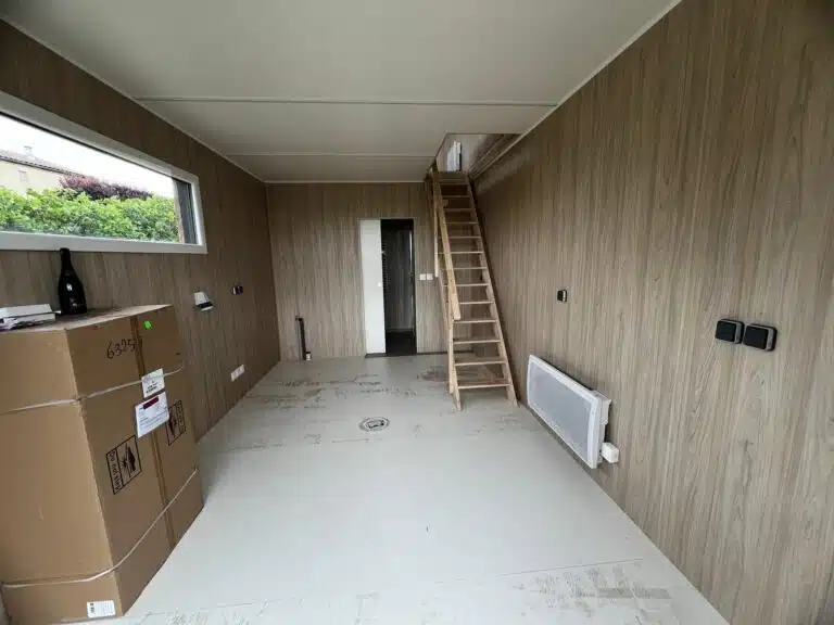 Intérieur d'un studio en bois