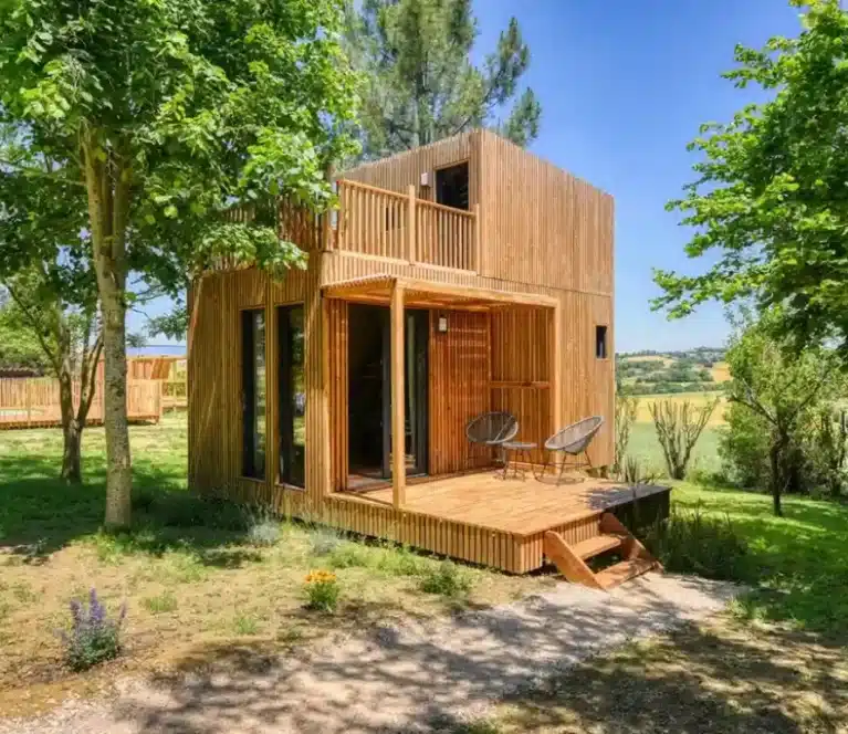 Studio de jardin à étage Greenkub vue extérieure terrasse bois